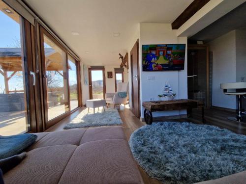 Luxury Reed House in Vazoli