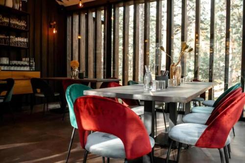 Restoran, Seaside apartment Albatross, spa and pool in Engure