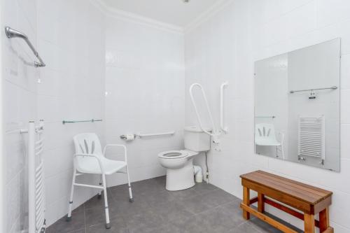 The Kilbirnie Hotel - image 14