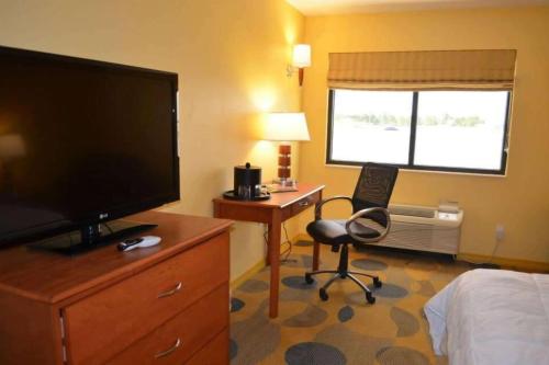 Marble Waters Hotel & Suites, Trademark by Wyndham in Jacksonville, USA