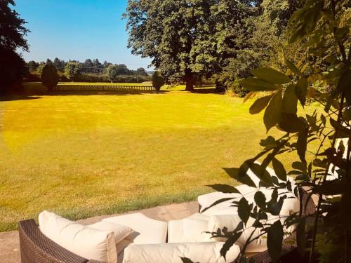 Somerleyton Meadows - Somerley House plus Hut & Hot Tub