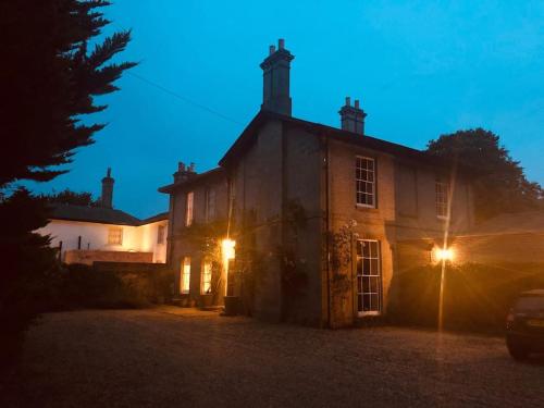 Somerleyton Meadows - Somerley House plus Hut & Hot Tub