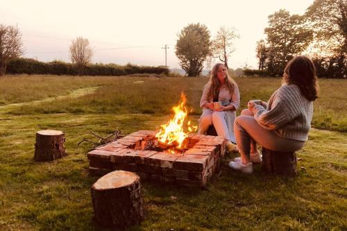 Somerleyton Meadows - Somerley House plus Hut & Hot Tub