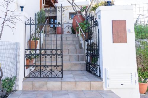 Entrance, Tholos near Great View