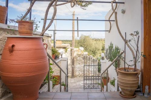 Facilities, Tholos near Great View