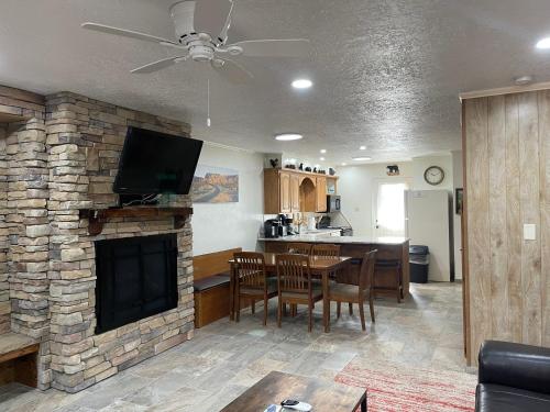 Claim Jumper 19 Townhouse With High Speed Wifi - Apartment - Red River
