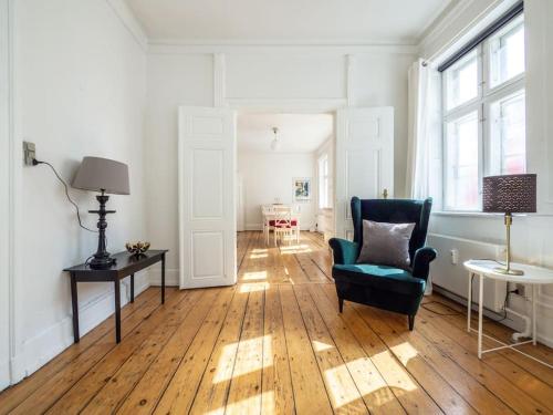  WHITE DOUPLEX CHARM: big flat in the city centre, Pension in Kopenhagen