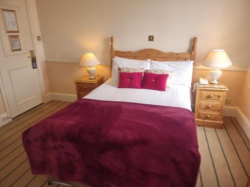 The Oak Hotel - image 11