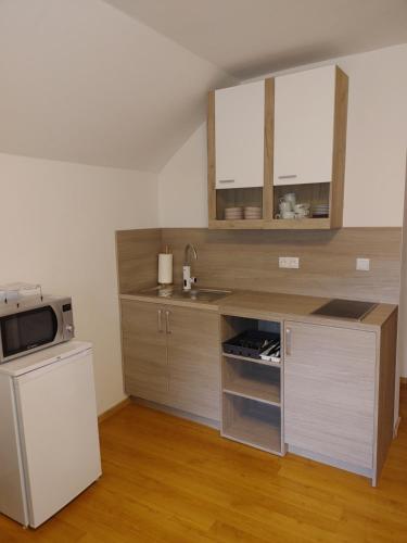 2 bedrooms, 4 beds