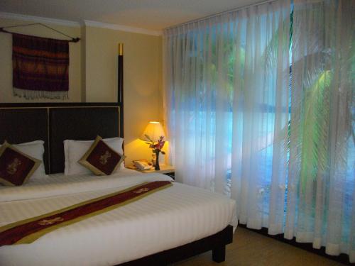room detail thumbnail 0