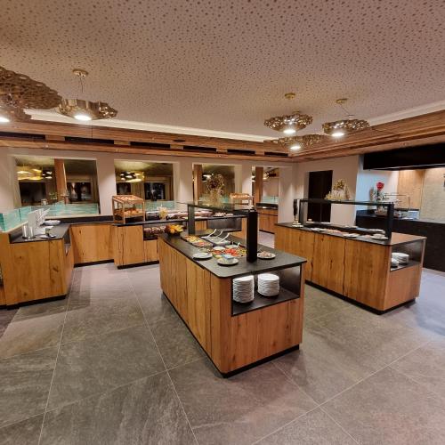 Hotel Theresia - main image