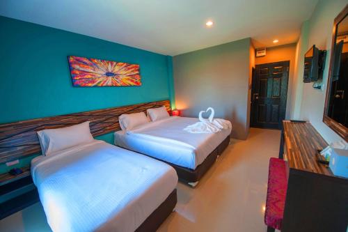 room detail thumbnail 2