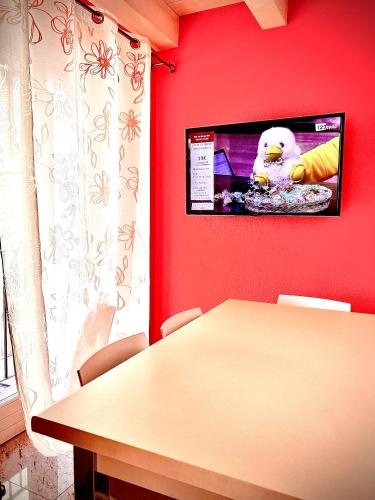 One-Bedroom Apartment image 7