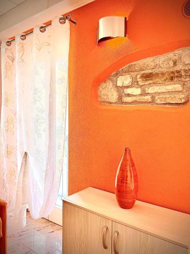 One-Bedroom Apartment image 5
