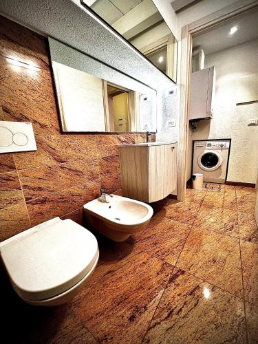 One-Bedroom Apartment image 3