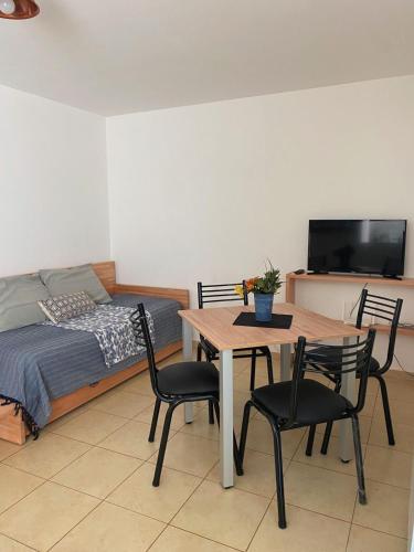 One-Bedroom Apartment image 10
