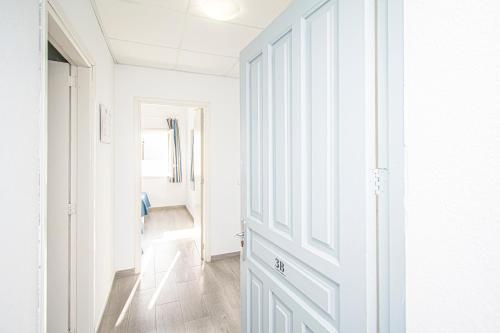 2 bedrooms, 5 beds