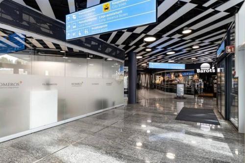 Restaurante, Apartment near the train station, free parking &Netflix in Kuopio