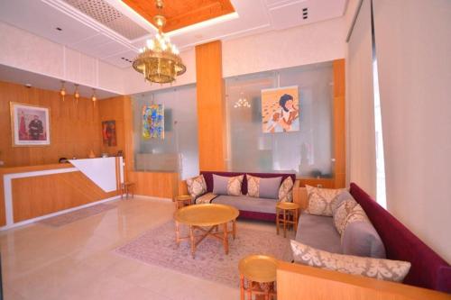 RESIDENCE CENTROSUIT in 라윤