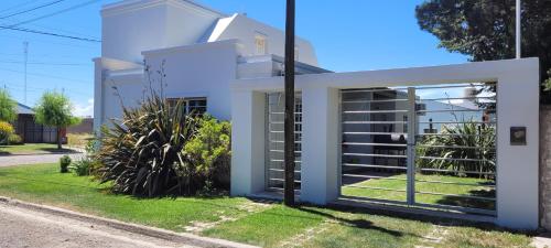 숙소 외관, Marina El Condor in 발네아리오 엘 콘도르