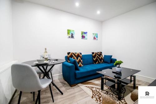 WEEKLY & MONTHLY STAY - Beautiful 2 Bed House with FREE Parking - Relocation, Business & Group - 5 Guests - By Den Accommodation Short Lets & Serviced Accommodation, Woolwich, Woolwich (Foto 7)