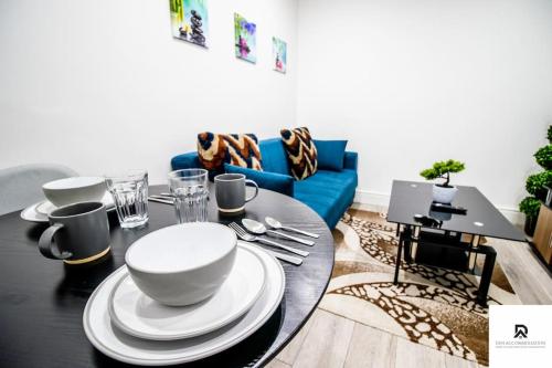 WEEKLY & MONTHLY STAY - Beautiful 2 Bed House with FREE Parking - Relocation, Business & Group - 5 Guests - By Den Accommodation Short Lets & Serviced Accommodation, Woolwich, Woolwich (Foto 5)