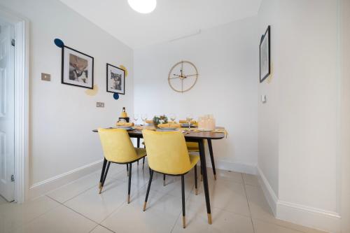 1 bed house, Free on street parking, Central, Глостер
