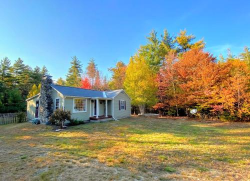 GC Adorable home 20 minutes from CannonFranconia Notch Fire Pit wifi laundry Pet friendly