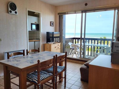 Appartement Merville-Franceville-Plage, 2 pièces, 5 personnes - FR-1-465-90