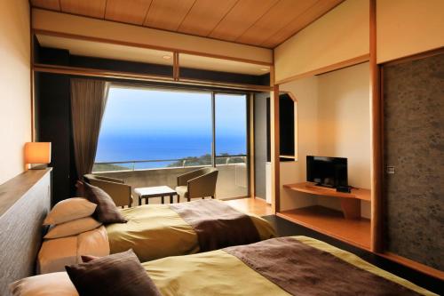 Japanese-Style Twin Room with Shared Bathroom
