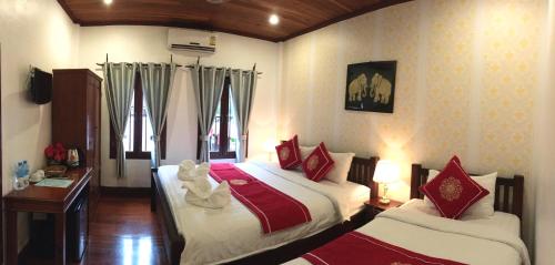 Superior Triple Room image 2
