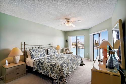Land's End #305 building 4 - Bay Front - image 14
