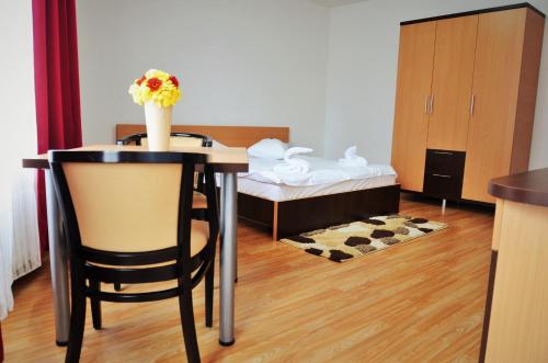 ApartHotel Zorilor - image 9