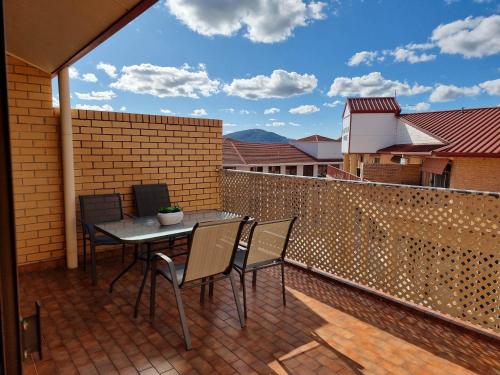 Balcony/terrace, Tuggeranong Short Stay #09 Business Suite - Sit Stand Desk in Tuggeranong