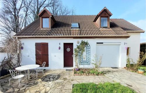 Maisons de vacances Nice home in Cesson with WiFi and 3 Bedrooms