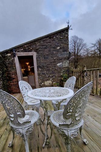 Fyne Byre Cottage - Barn Conversion with Hot Tub