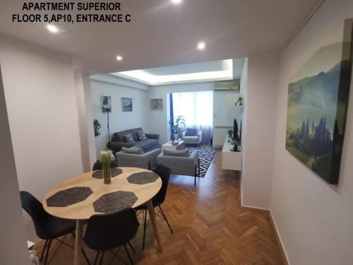 Black and White Apartments - image 14