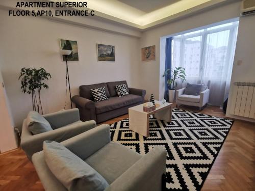 Black and White Apartments - image 11