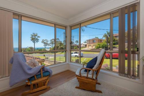 Tranquil Surf Beach apartment. in Batemans Bay