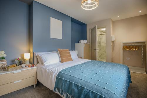 Apartment One - Private Car Park - King Bed - by Ocean City Retreats, Plymouth (fotografie 5)