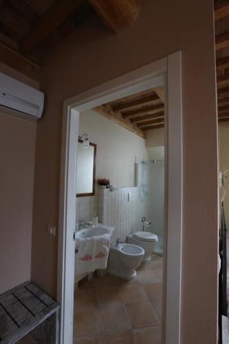 Bathroom, Villa Marietta Country House - Marche in Montemaggiore al Metauro