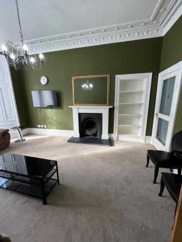 Sauchiehall Street West End Apartment, Glasgow (photo 10)