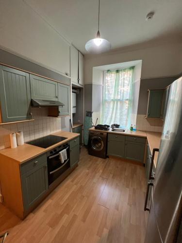 Sauchiehall Street West End Apartment, Glasgow (photo 5)
