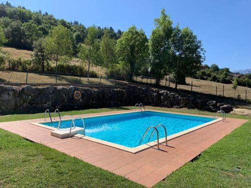 Úszómedence, "CHALET A ESTRENAR" MIRADOR DE LA VENTOSA-Potes in Cillorigo De Liebana