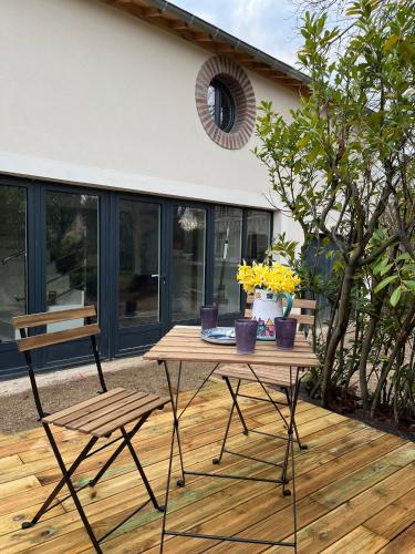 Modern country house near Fontainebleau in Vulaines-sur-Seine