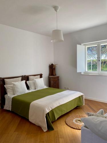 2 bedrooms, 4 beds