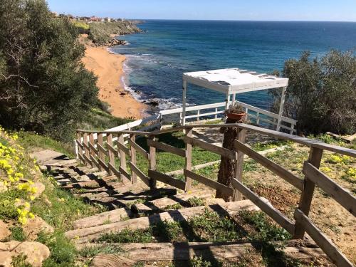 casa indipendente con accesso diretto al mare