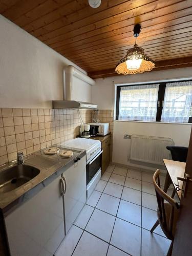 Køkken, Pension Ernst im Herzen des Pfälzerwaldes mit Küche (Pension Ernst im Herzen des Pfalzerwaldes mit Kuche) in Elmstein