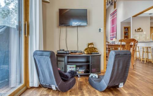 7 Blue Goose - Meredith Lodging