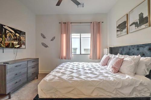Work Remotely, Elegant Space, Wi-Fi, Total Comfort 4014 image